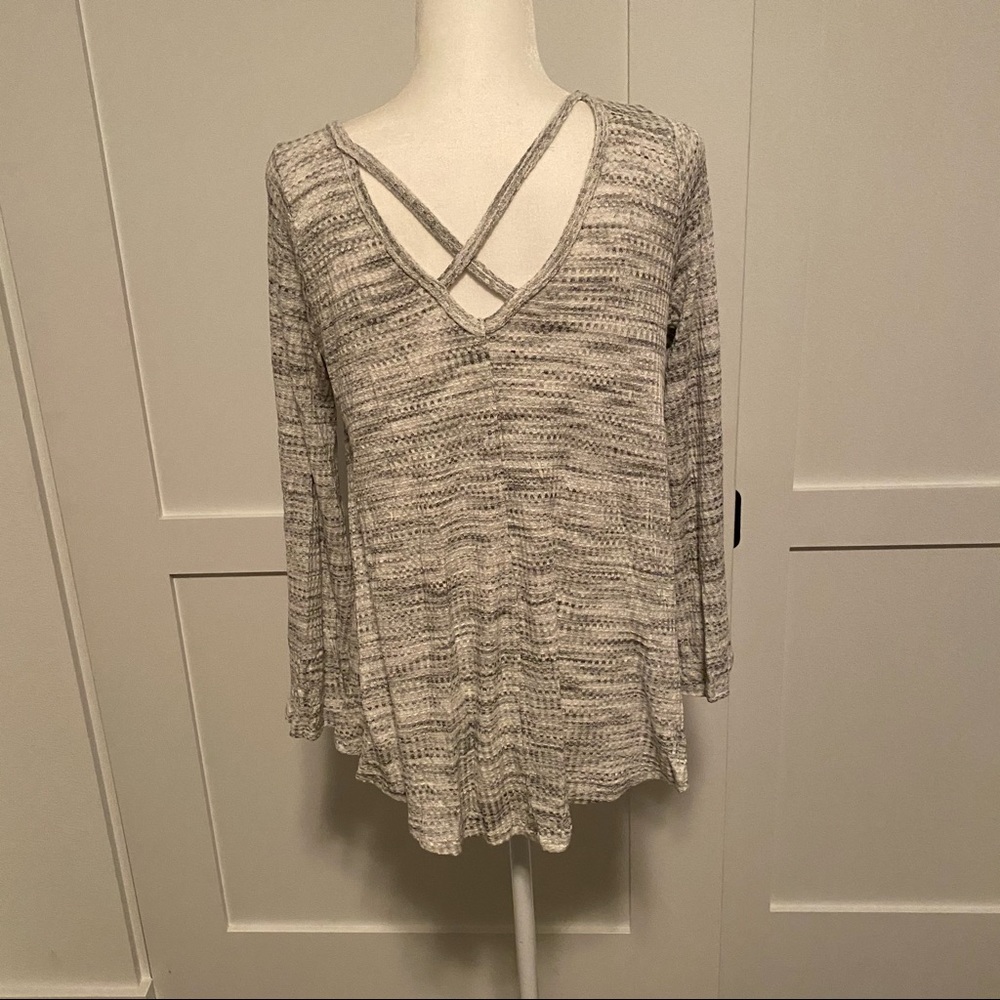 Gray and white long sleeve flowy tee - Picture 3 of 7
